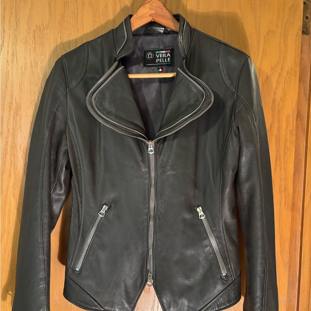 Vera Pelle Women's Gray Leather Jacket